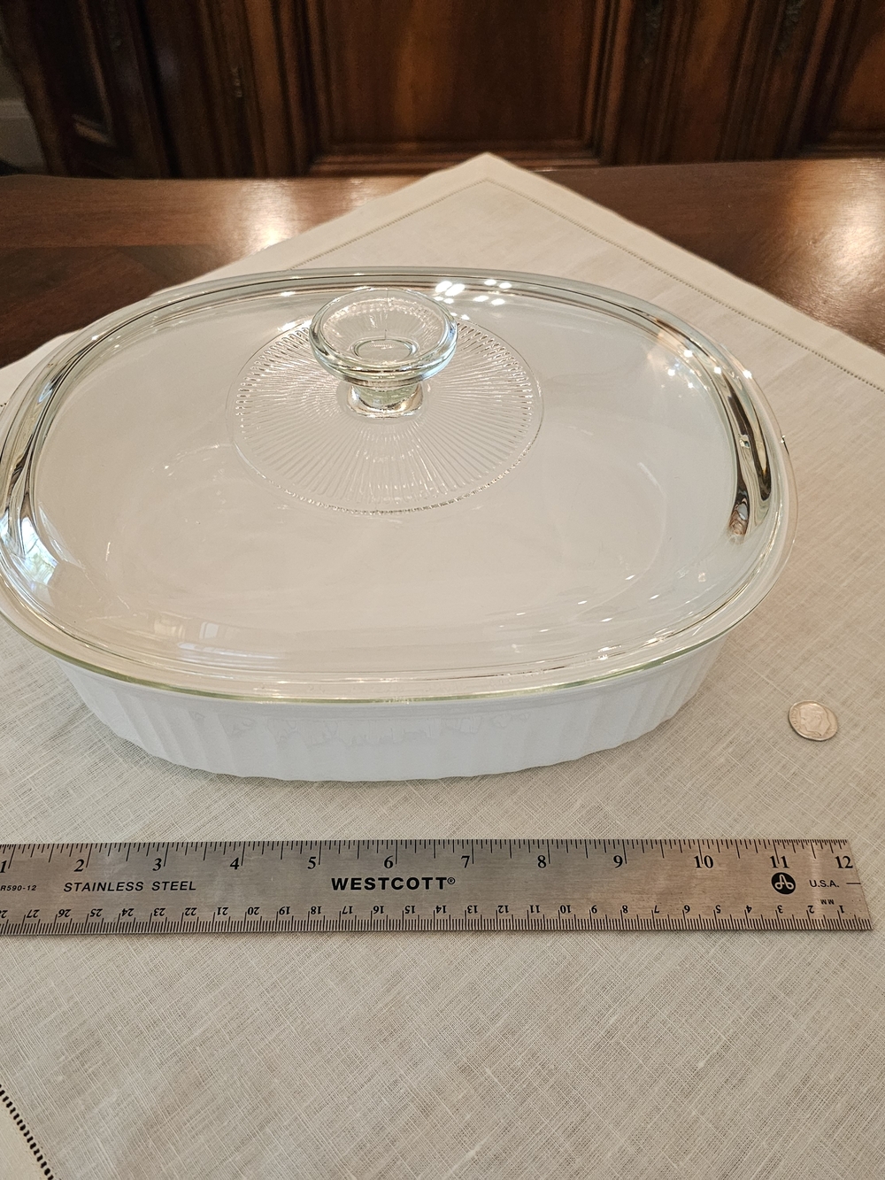 CorningWare French White 2.5 Quart Covered Casserole Oval - Picture 3 of 8